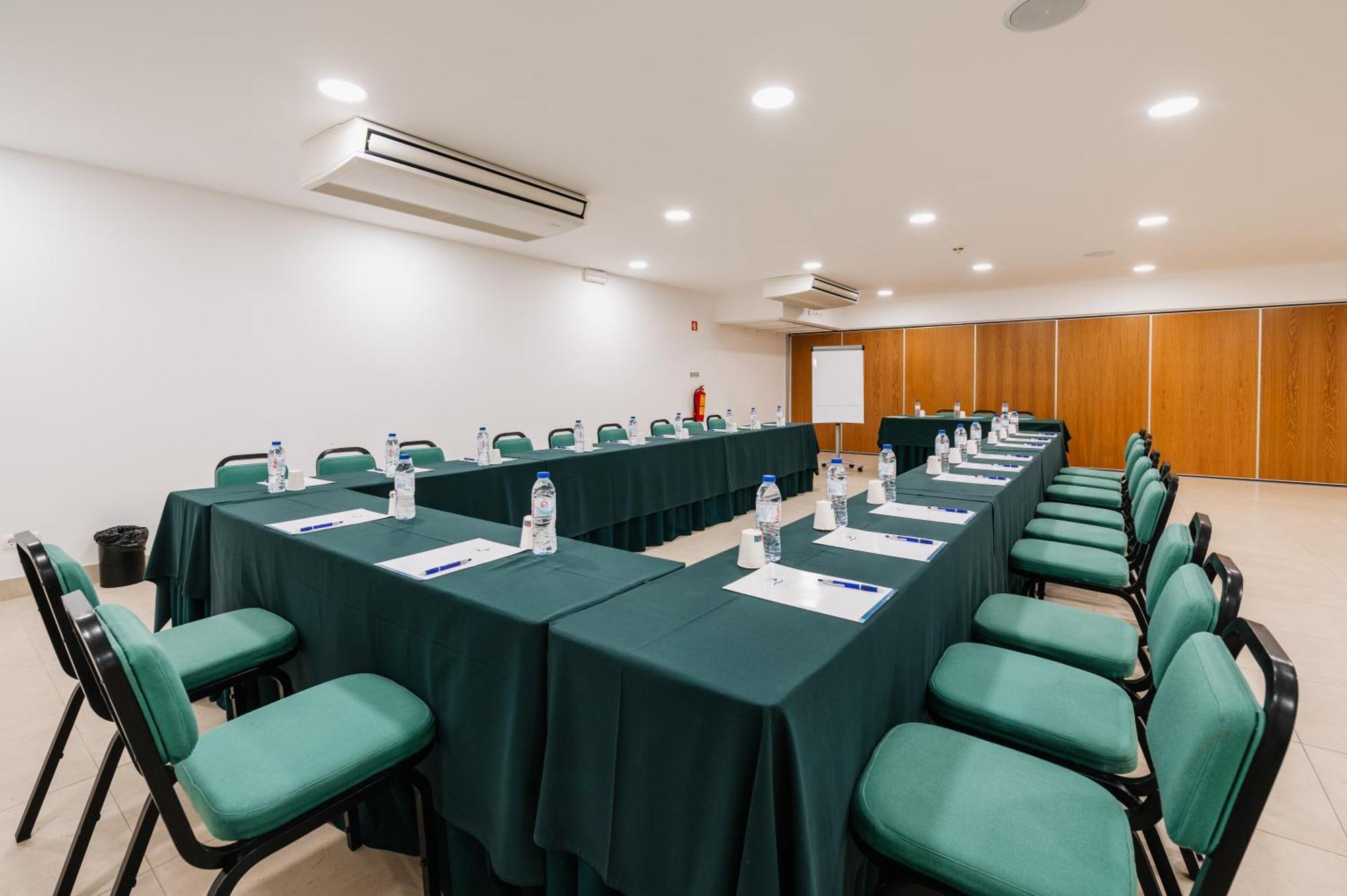 Leziria Parque Hotel วีลาฟรังกา เด ชีรา ภายนอก รูปภาพ